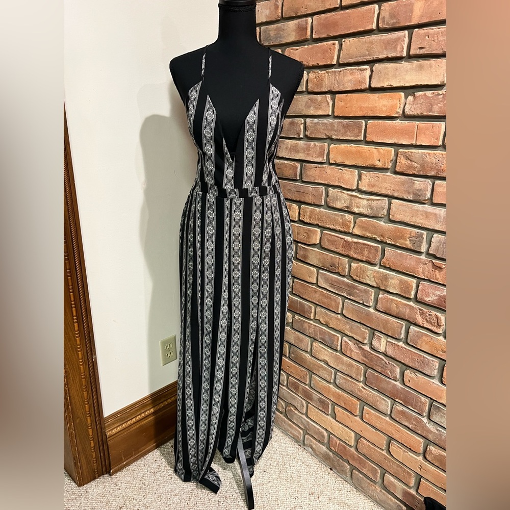 Women’s Crystal Sky Black and White Jumpsuit Size 13